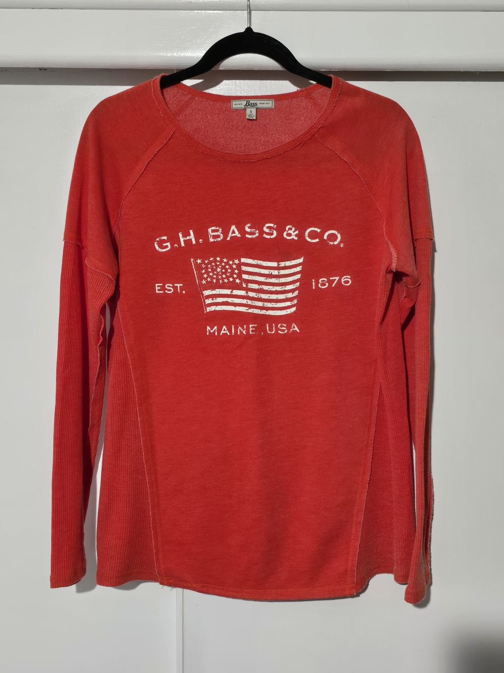 G.H. Bass & Co. Red Long Sleeve Graphic Tee